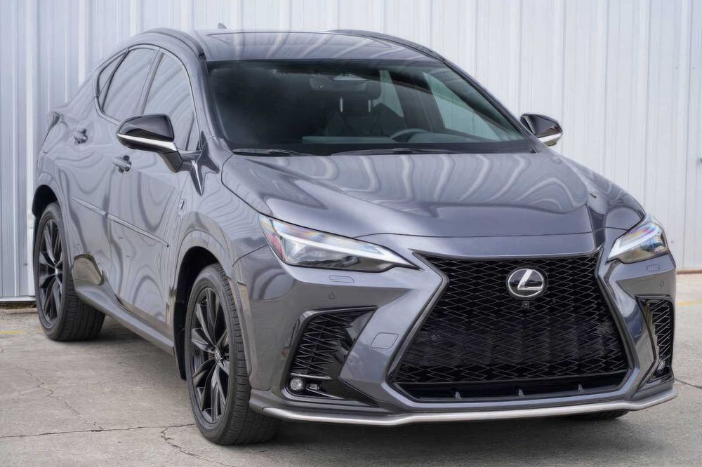 Lexus NX      2022