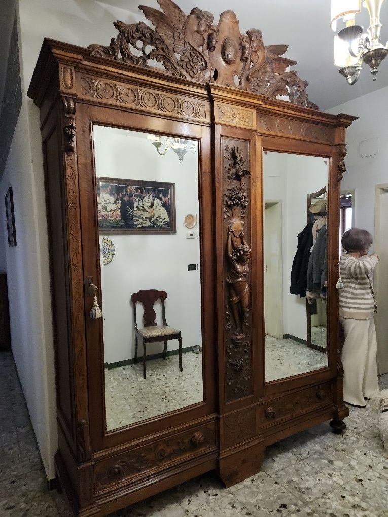 Pałacowa szafa antyk