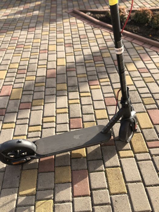 Продається елетро самокат xiomi
