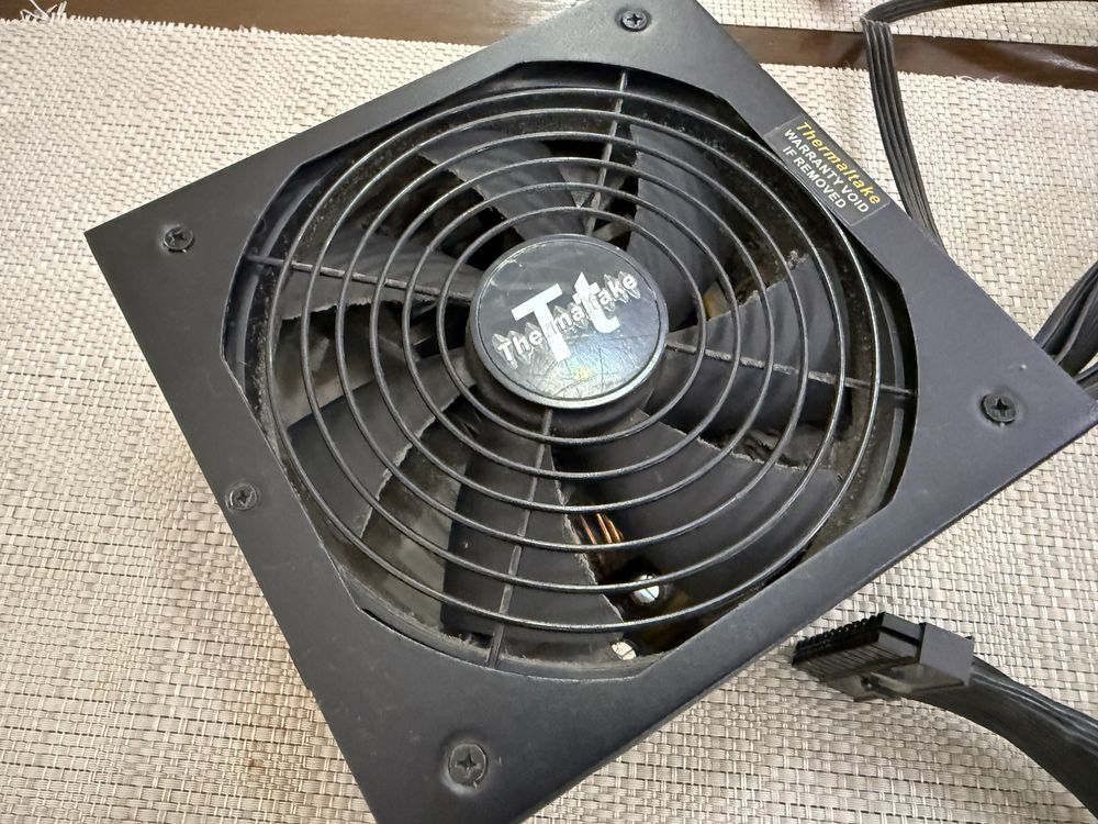 Блок живлення Thermaltake Madrid 850W б/в