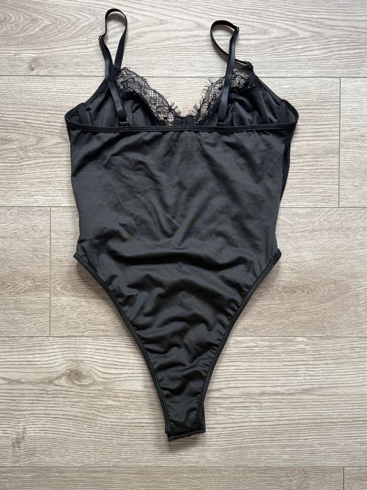 Nowe czarne koronkowe body z siateczką – rozmiar S, i