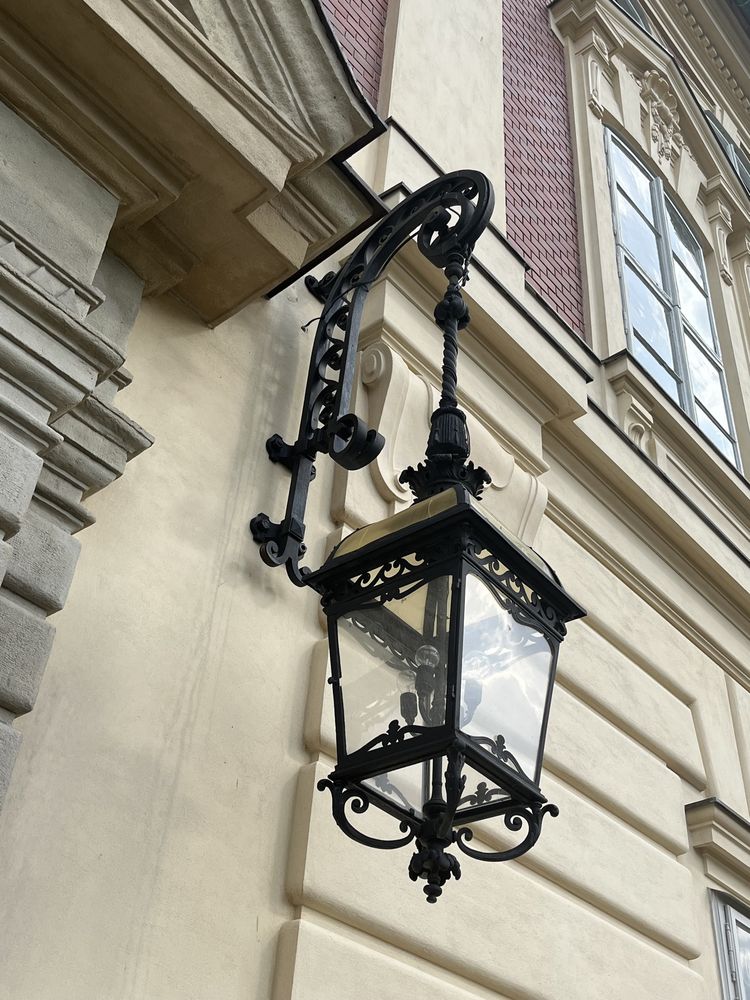 Lampa wisząca metaloplastyka