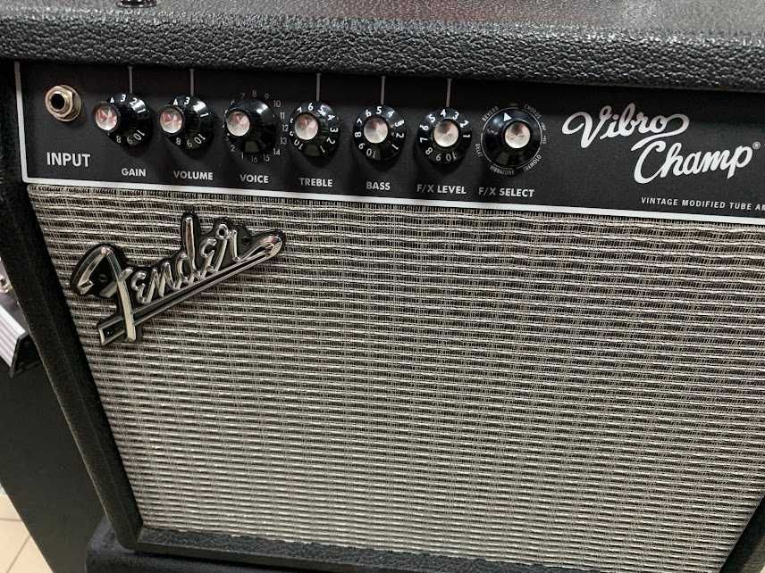 Продам ламповий комбік Fender VIBRO CHAMP XD. У відмінному стані.