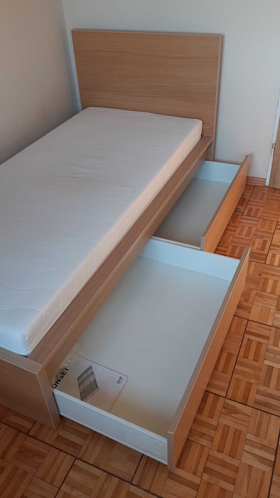 Łóżko z materacem IKEA MALM  jednoosobowe