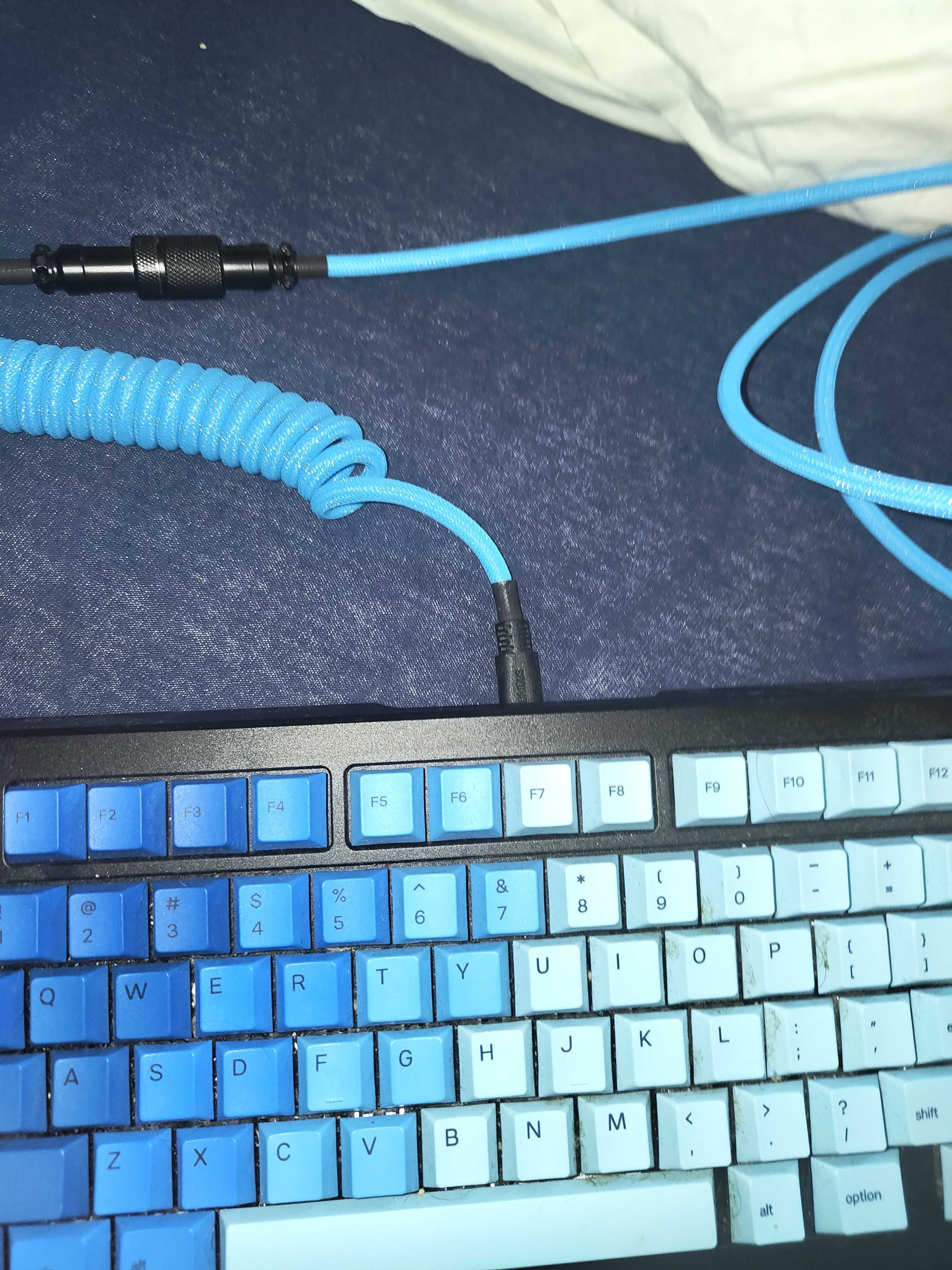Glorious GMMK Pro 3 + Fox MX + Ocean Blue + Wrist Rest + Coiled Cable