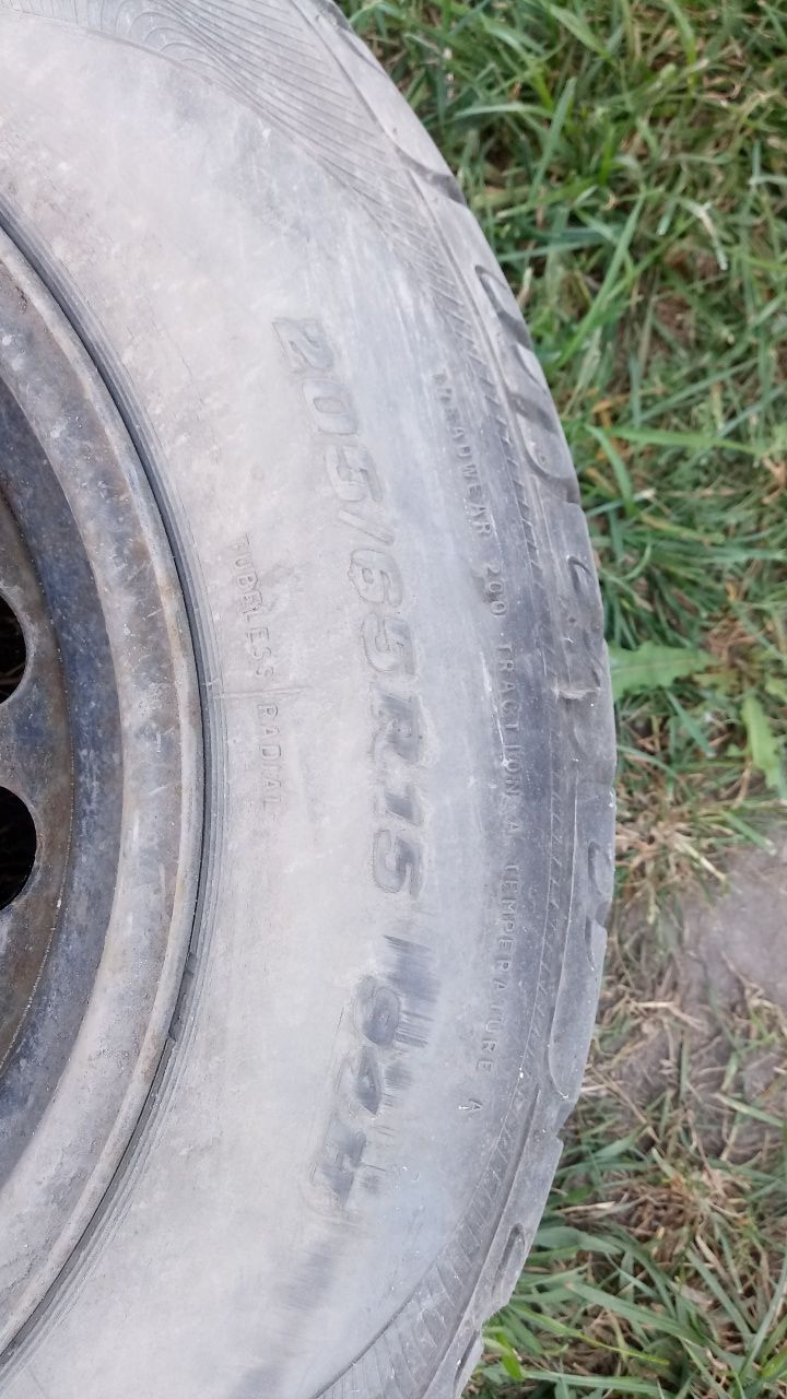 Koło z opona całoroczną 205/65 R15