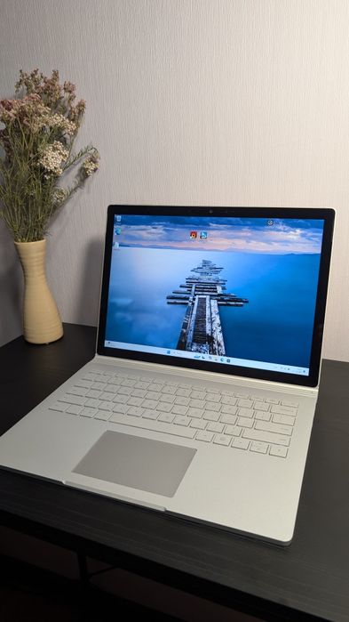 Microsoft surface book 3 13.5" i7-1065g7 16 ram 256 ssd iris plus 940