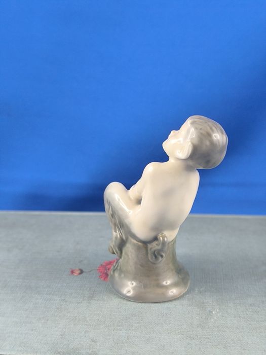 Faun na pieńku Royal Copenhagen nr.1738 #porcelana #ozdoba #dekoracja
