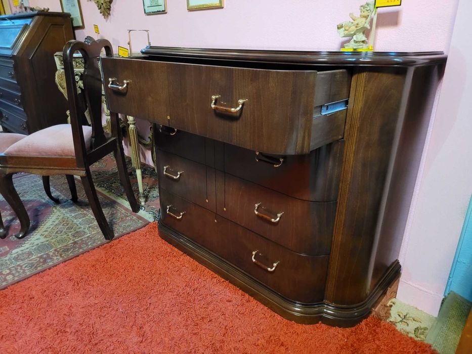 Grande cómoda - Muito bom estado geral