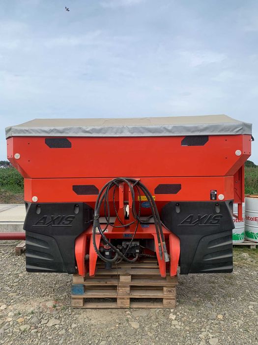 Rozsiewacz KUHN AXIS H 30.2 EMC