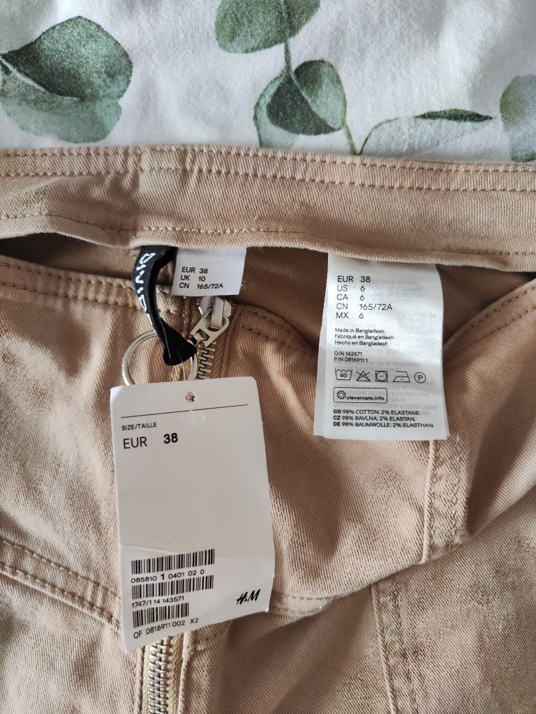 Beżowe spodnie z wysokim stanem H&M