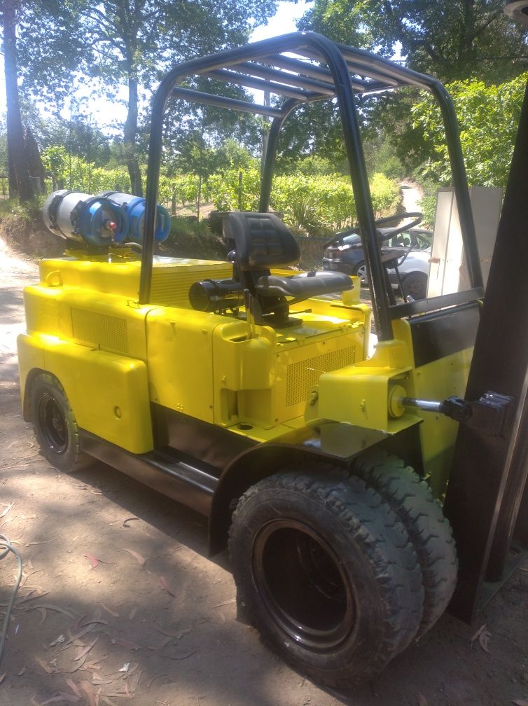 Empilhador HYSTER 5toneladas motor V6