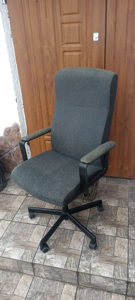 Офісне крісло, офісний стілець б/в