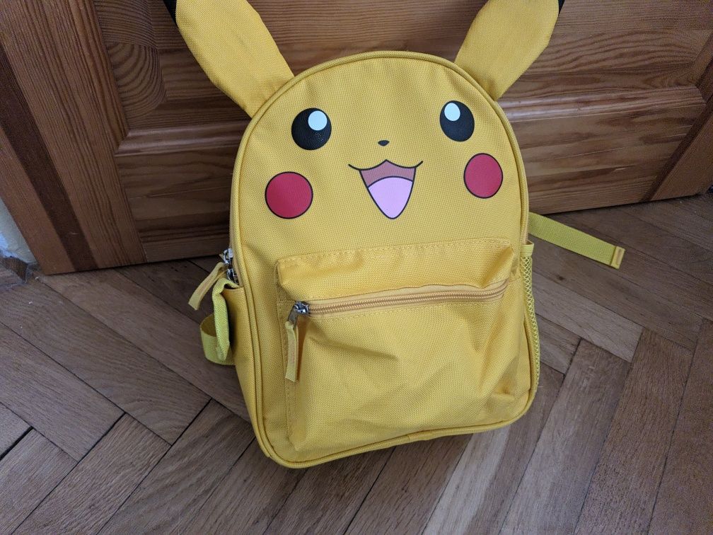 Duży zestaw Pokemon Pikachu.