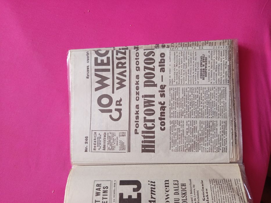 Zestaw gazet z drugiej wojny światowej