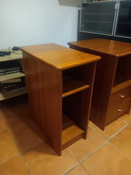 Móvel de Madeira Maciça