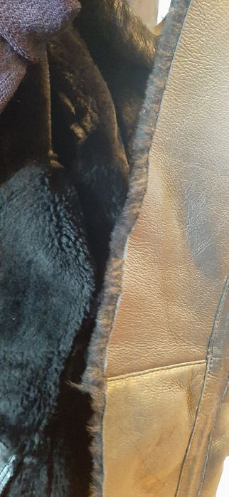 Продам натуральную дублёнку с капюшоном