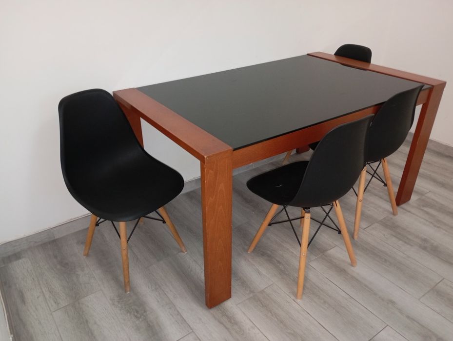Conjunto Mesa jantar com 4 cadeiras