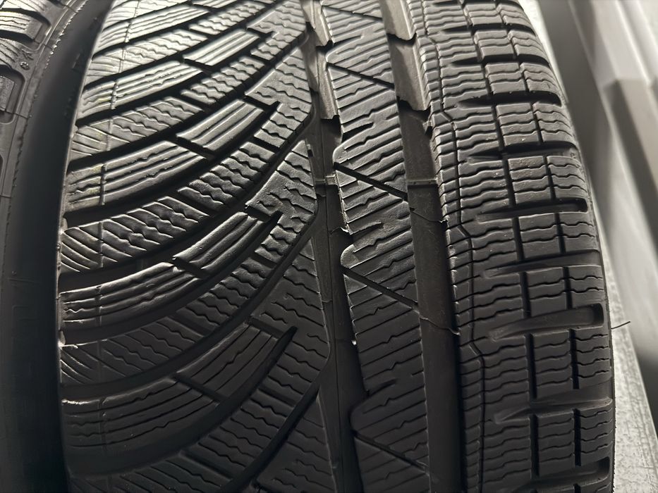 235/35 r19 Michelin 4шт.