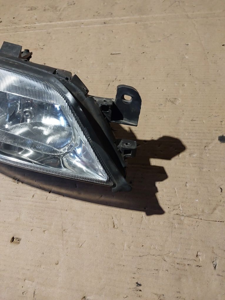 Opel vectra B lift lampa przednia przód reflektor prawa prawy