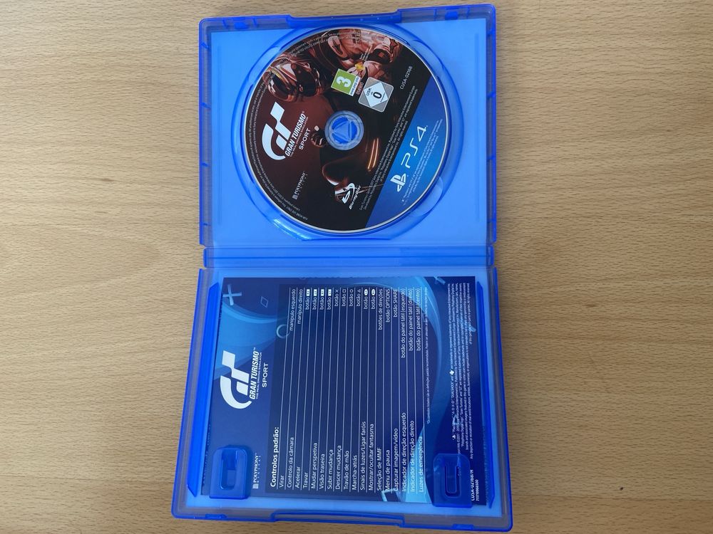 Playstation 4 | 1000 GB / 1 TB de memória | como NOVA | com cabo