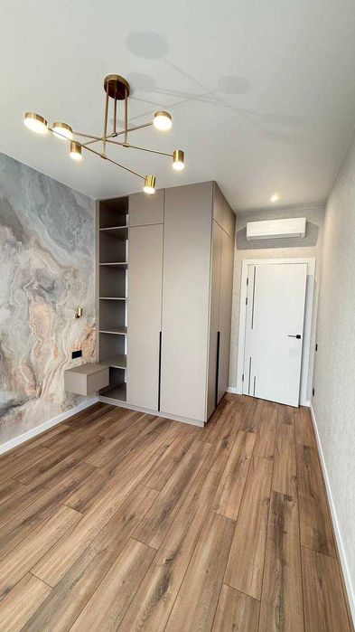 Продается 2-ком квартира на Краснова в новых домах Kadorr с ремонтом