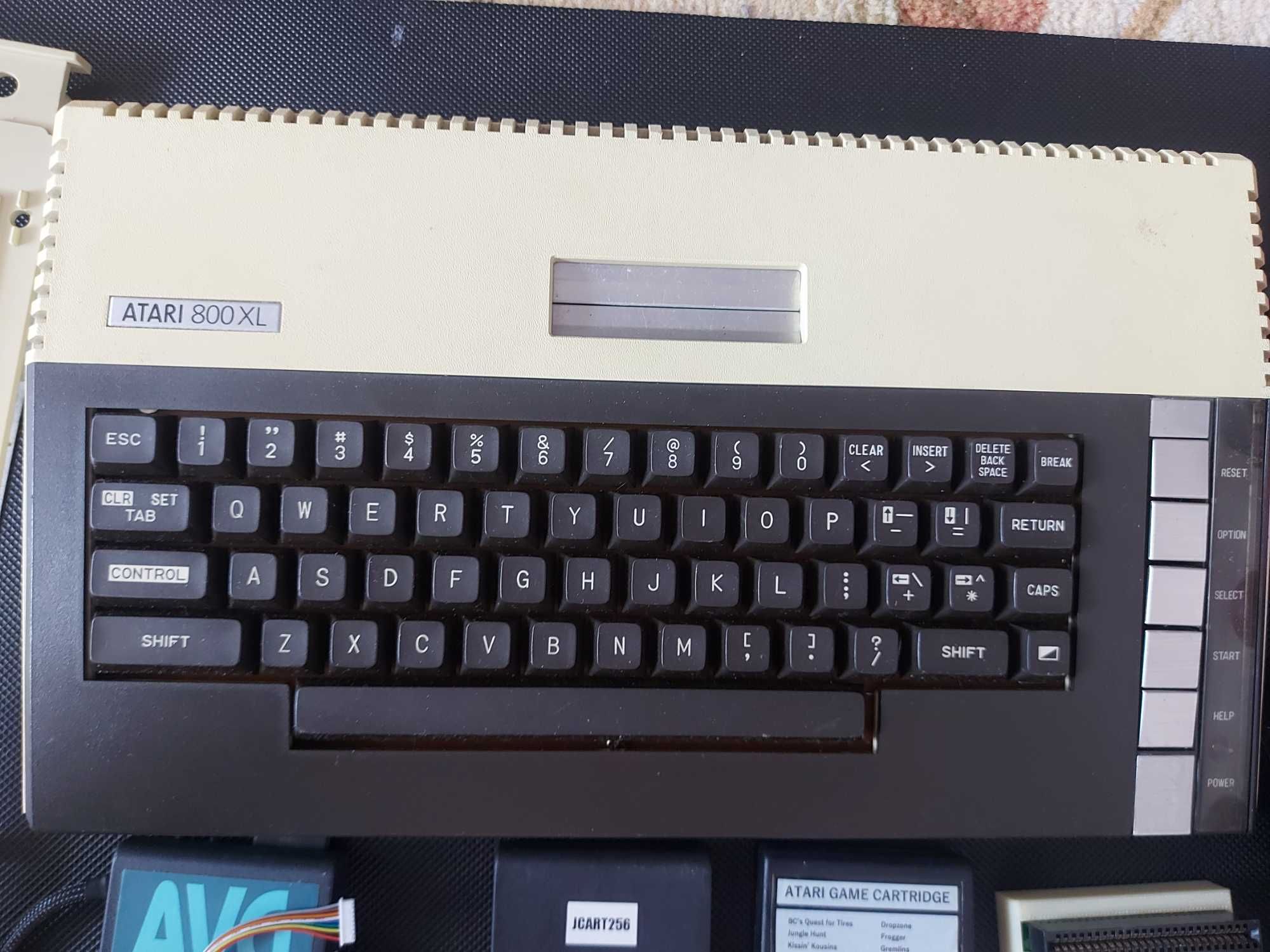 ATARI 800XL, stereo na Pokeyach, Sophia 2, AVG Cart i dużo dodatków