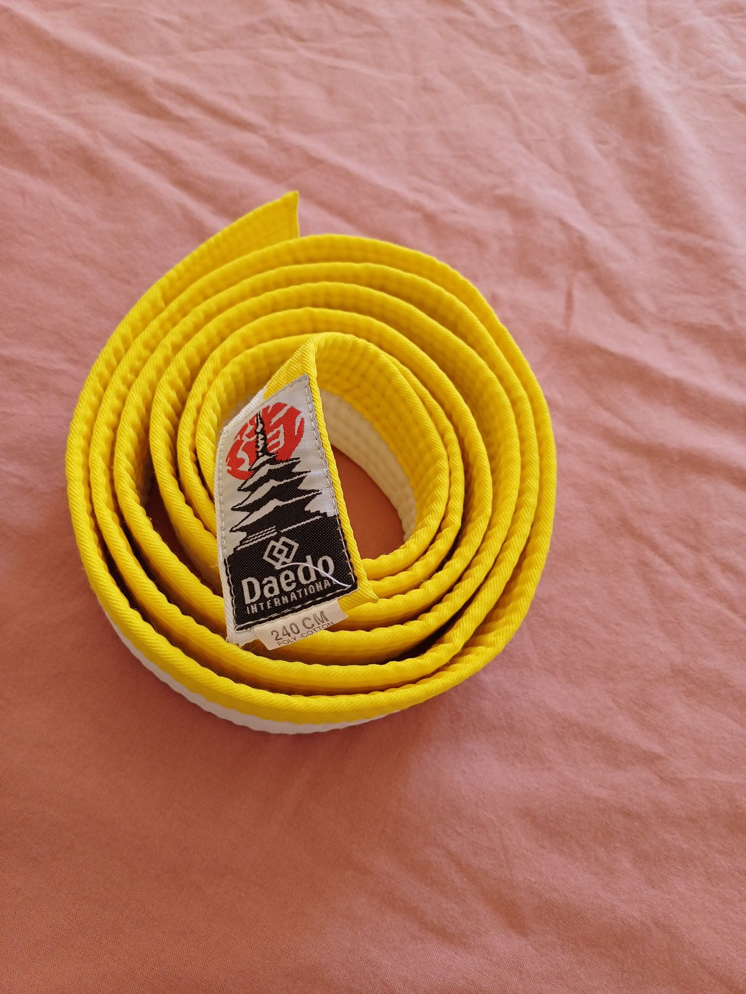 Cinto karate ( amarelo e branco)