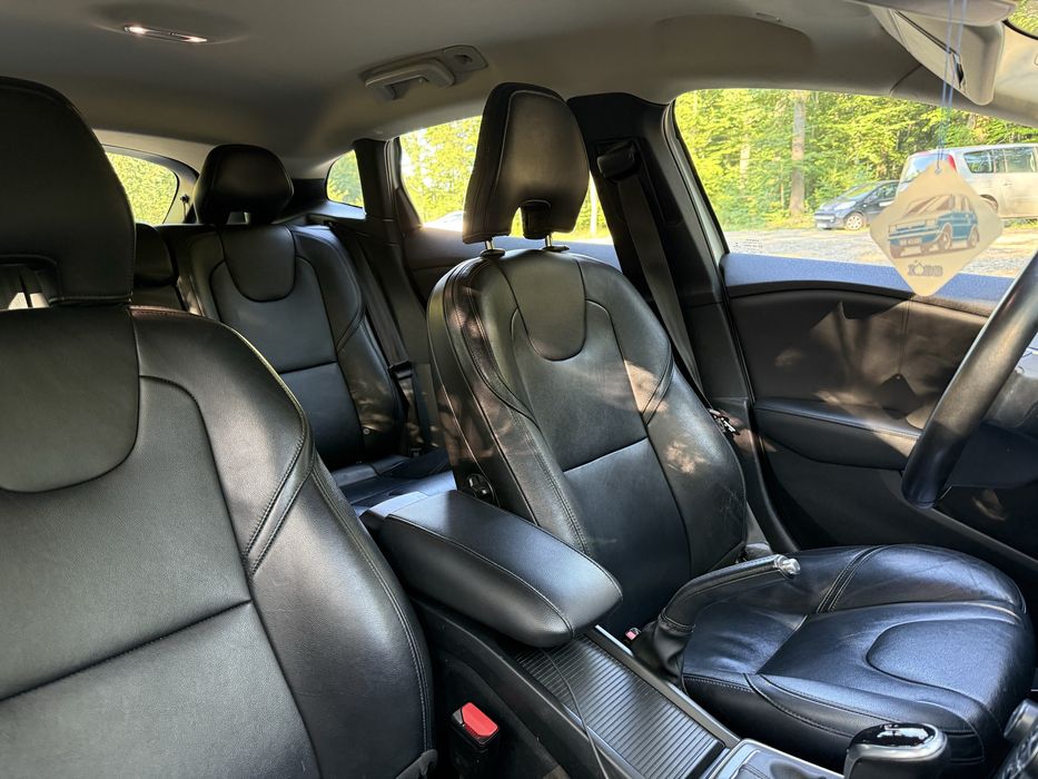 Volvo V40 D2 automat 2015