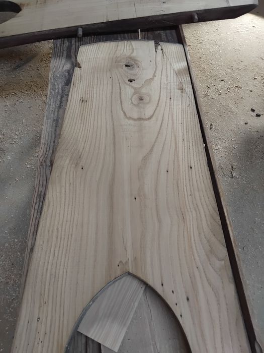 Fundos e aduelas de tonéis de madeira de castanho