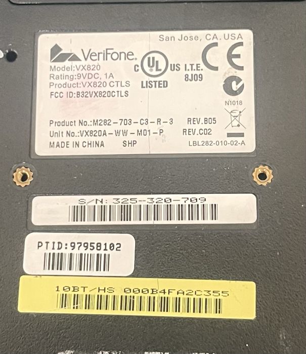 Платіжний термінал Verifone VX 820.