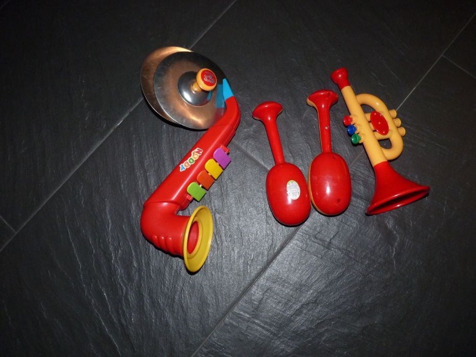 Conjunto de instrumentos musicais criança