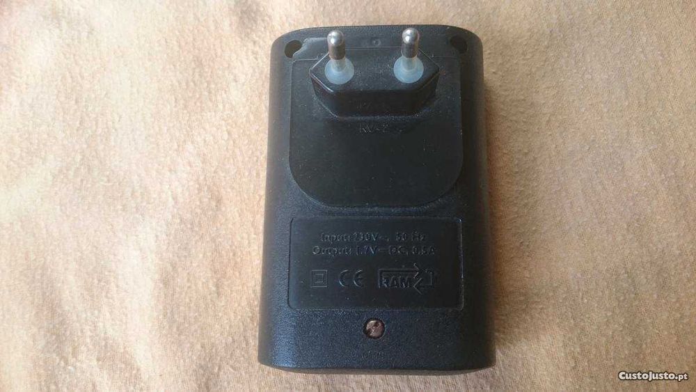 Carregador Pilhas AA e AAA Big