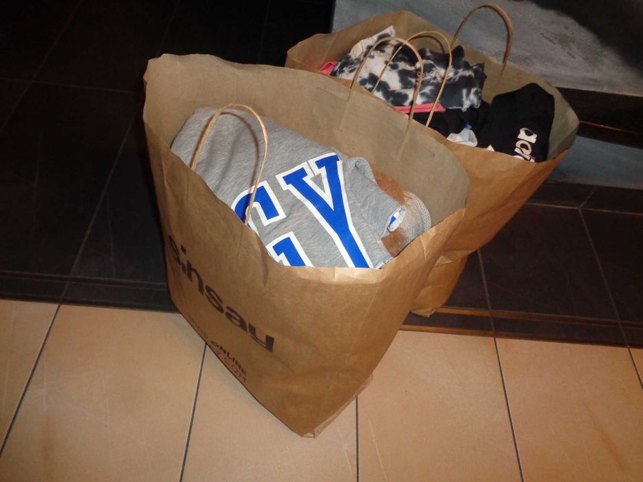 zestaw ciuszków dla dziewczynki po córce oddam za darmo r. 12-15 lat