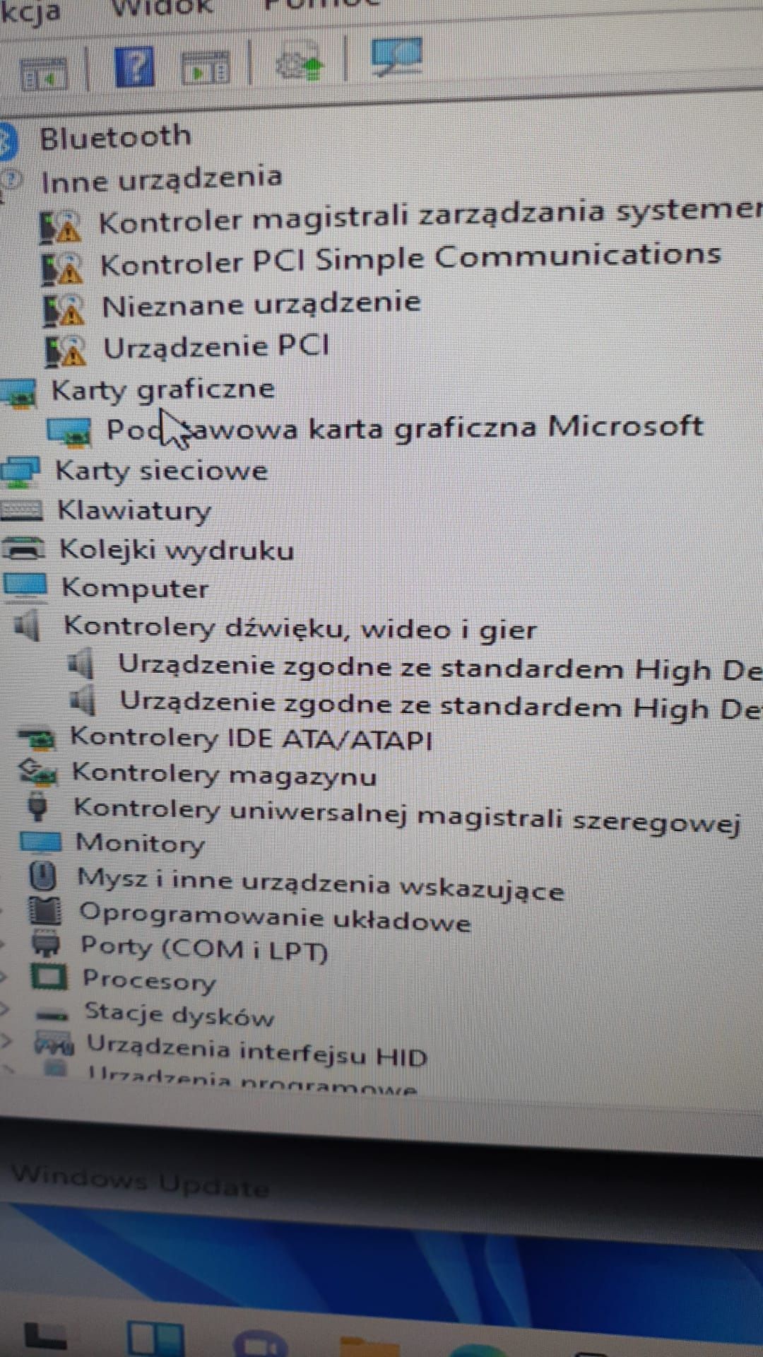 Komputer stacjonarny z monitorem