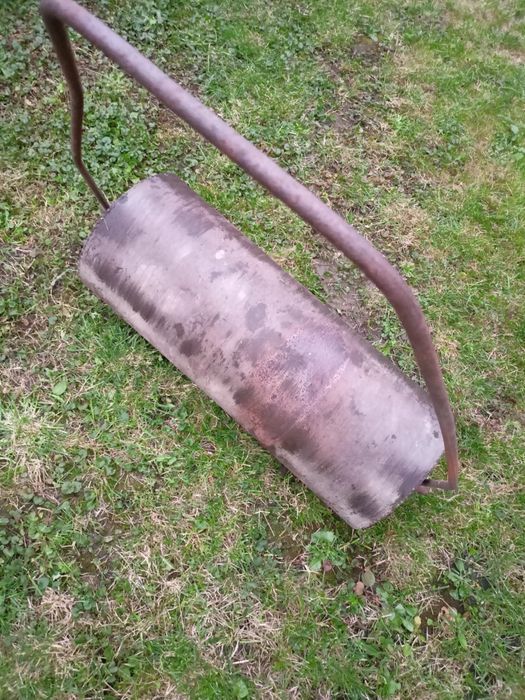 Solidny walec ogrodowy