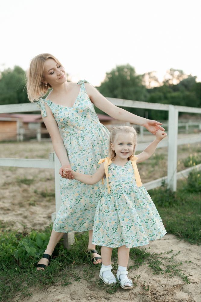 Family look сарафани. Дитячій 104, дорослий s. Вдягнуті 1 раз на фотос