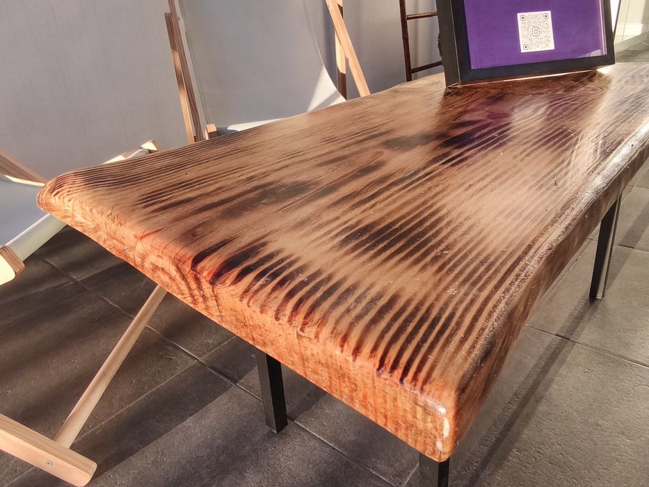 Mesa rústica de Pinho