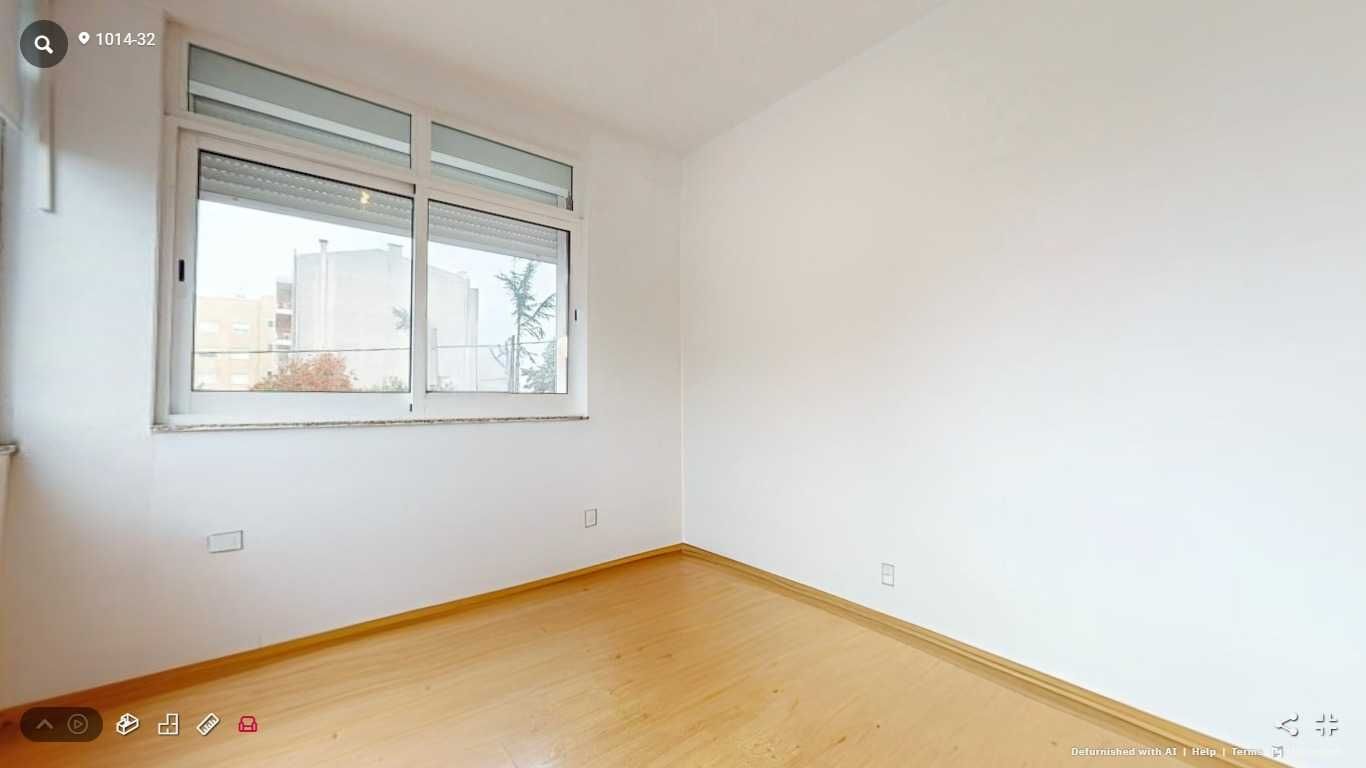 Apartamento T4 com garagem fechada