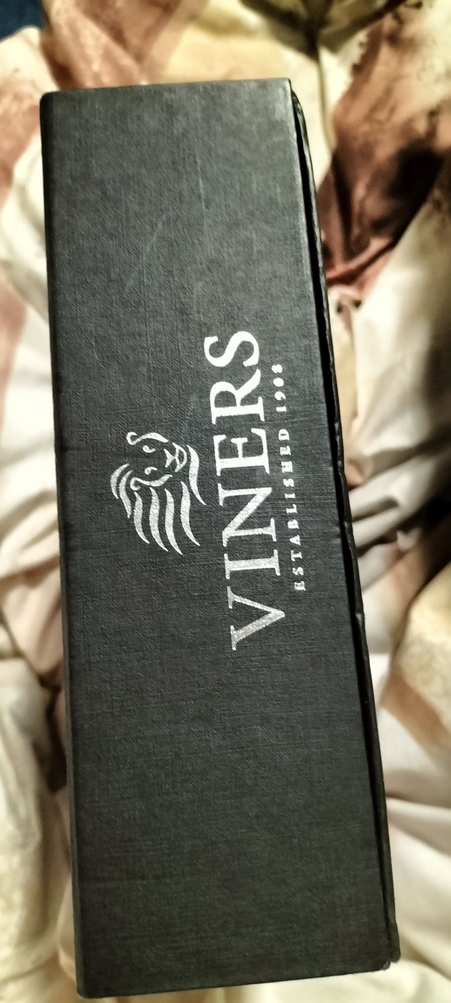 Czarne sztućce marki Viners,16 szt.