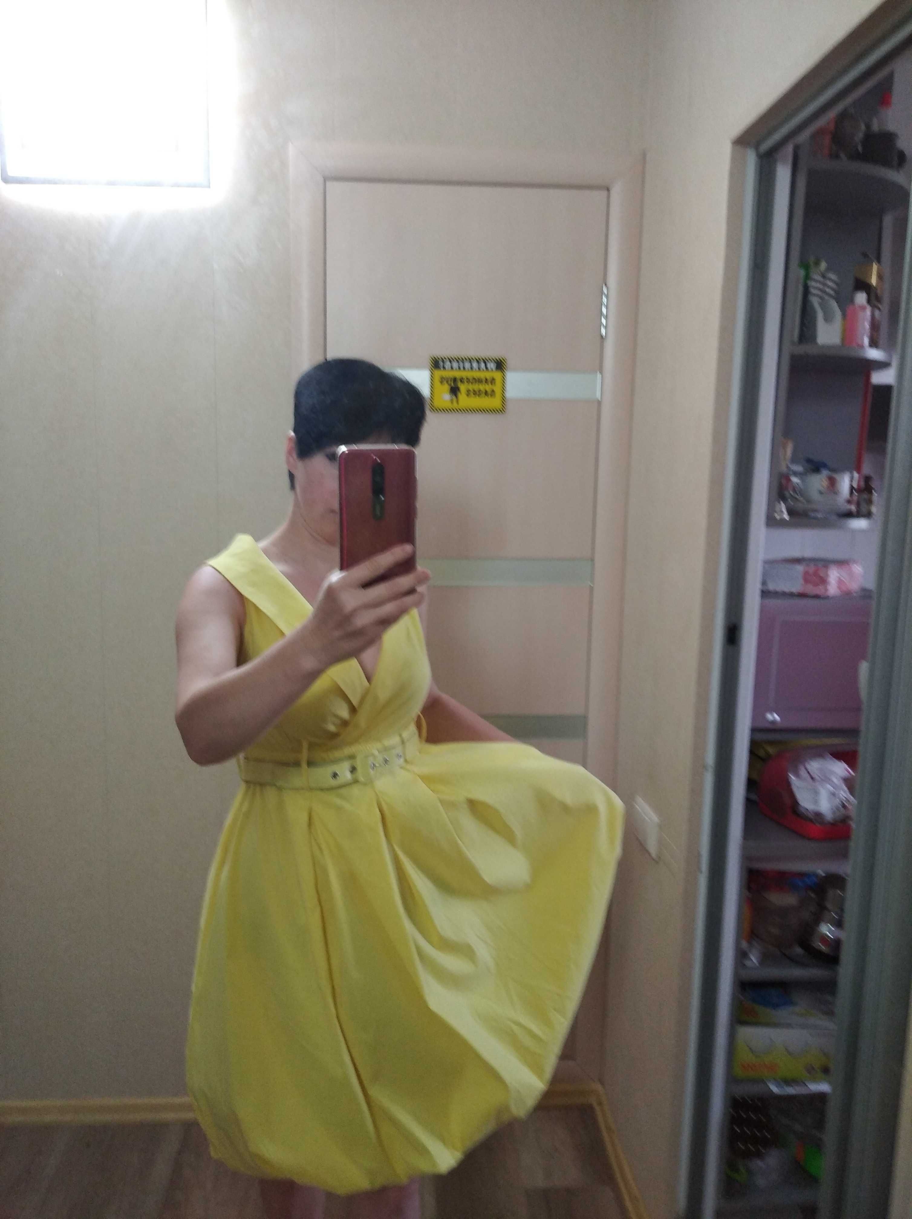 Платье винтажное, в стиле 60-х, жёлтое