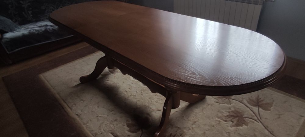 Stół jadalniany, owalny