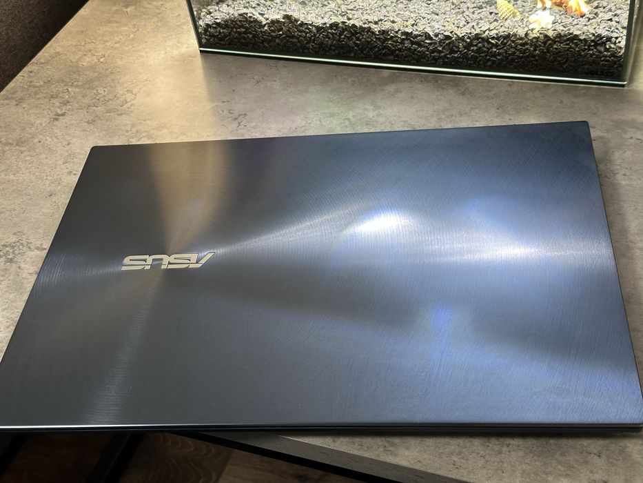 ASUS ZenBook Pro Duo UX582L • OLED 4K • i7 • RTX 3070 • 32GB • 1TB SSD