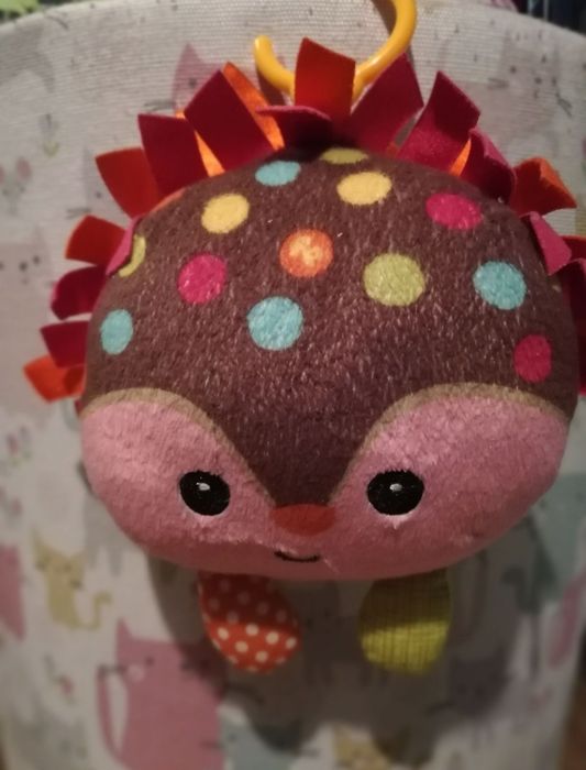 Fischer Price chichoczący jeżyk