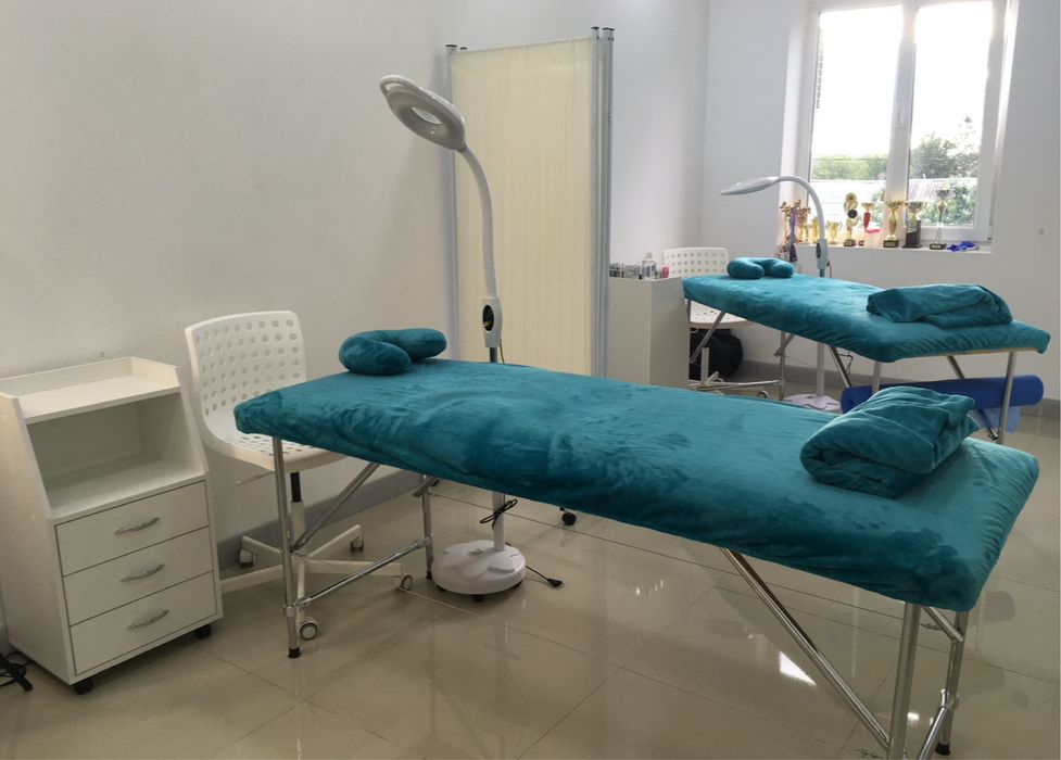 Кушетка полуавтомат чемодан складна