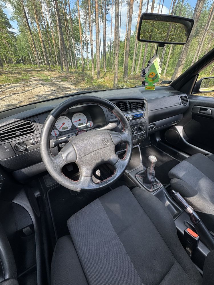 Volkswagen Golf 3 Cabrio limitowana edycja  Bon Jovi