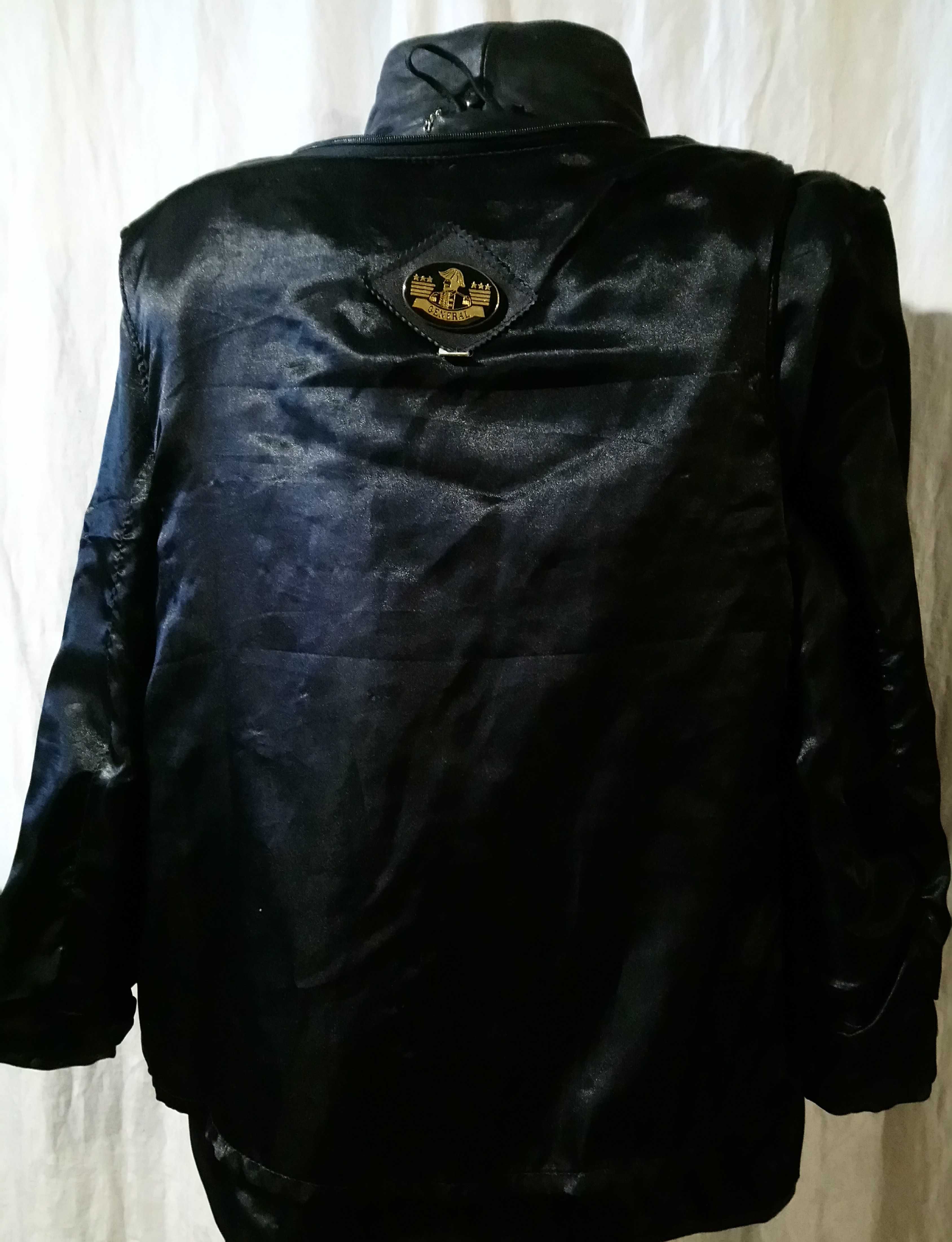 Куртка р.46 черная эко-кожа с подстежкой демисезон