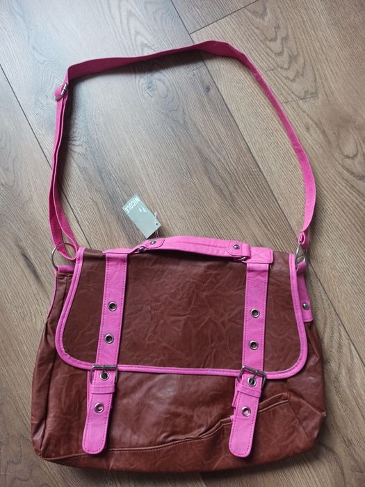 Torebka mieszcząca a4