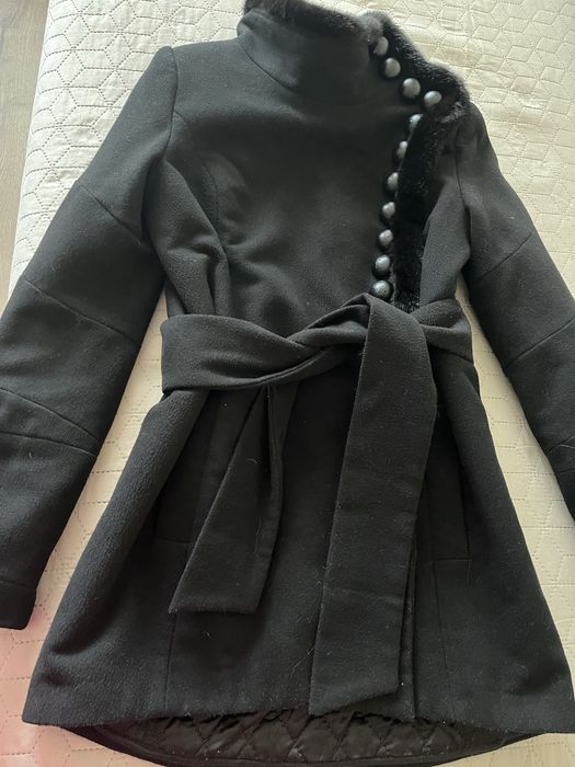 Пальто зимове з натуральним хутром