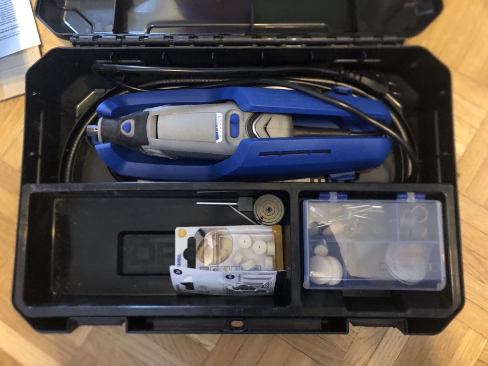 Dremel 3000 z mikrowiertlem szlifierka